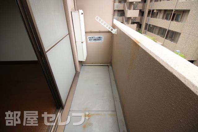 バルコニー　洗濯物が干せますよ。