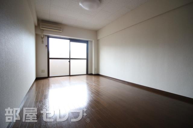 居室・リビング　日当たりの良いお部屋です。