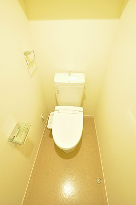 トイレ　温水洗浄便座付き