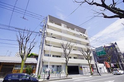 建物外観　オートロック＆防犯カメラ付でセキュリティ面が気になるという方