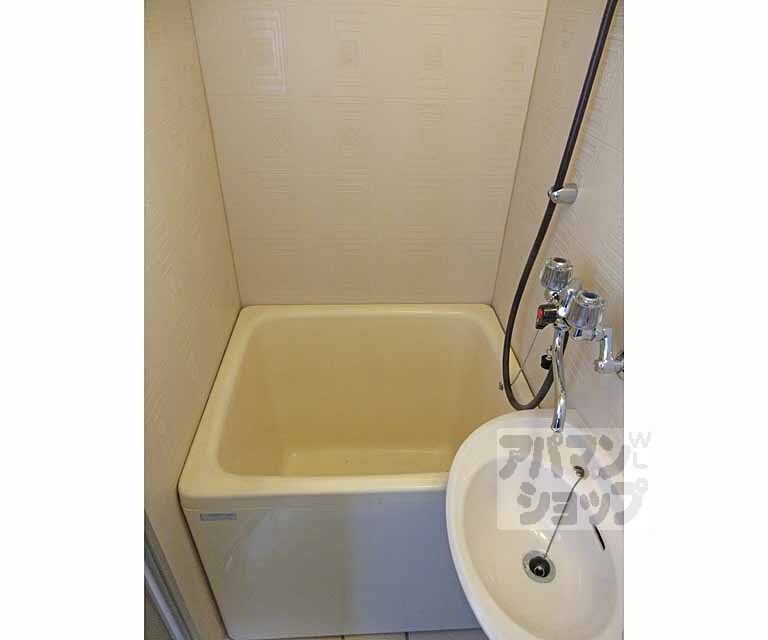 バス・シャワールーム　ユニットバスのお風呂です