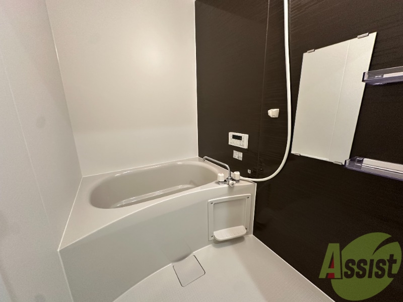 バス・シャワールーム　追い焚き機能付きなので好きなタイミングでお湯につかれます。