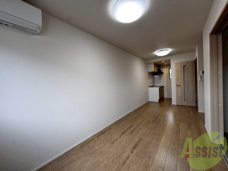 居室・リビング　１０．４帖のＬＤＫです。南向きで陽当たり良好です。