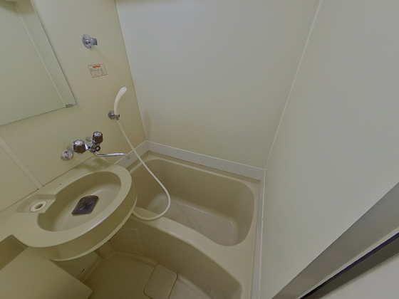 バス・シャワールーム　※別部屋の写真です