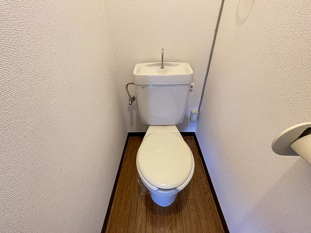 ＪＲ日豊本線 鶴崎駅 徒歩32分 2階建 築32年のトイレ写真