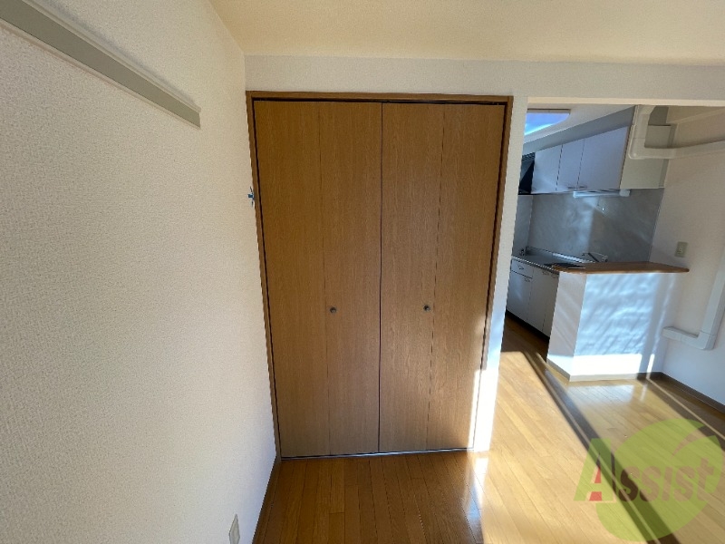 収納　収納スペースは横開きで開閉の際にも場所を取りません