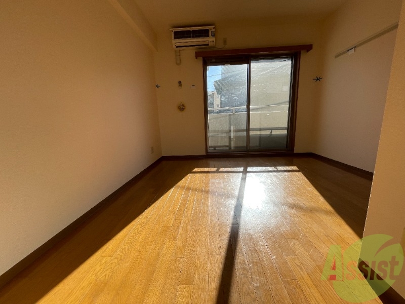 居室・リビング　６帖のリビングです。広々していますね～。