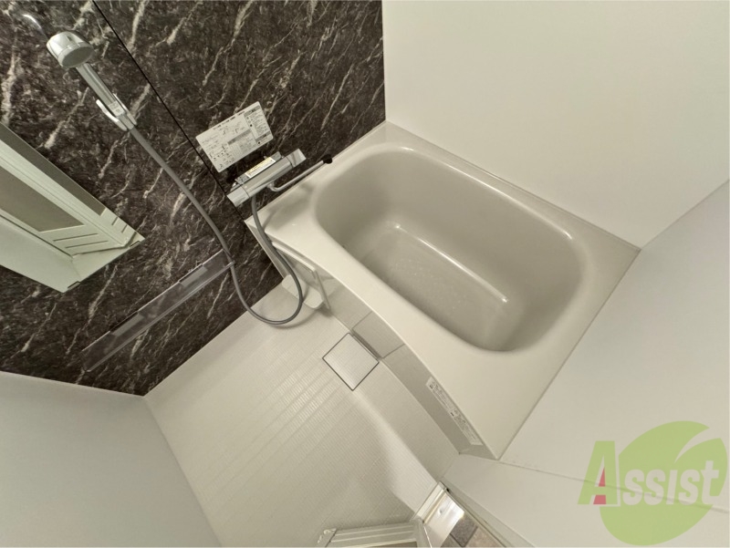 バス・シャワールーム　お風呂になります。一日の疲れを癒してくださいね。