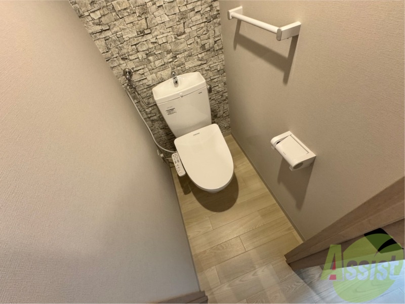 トイレ　シャワートイレになっているので快適です！