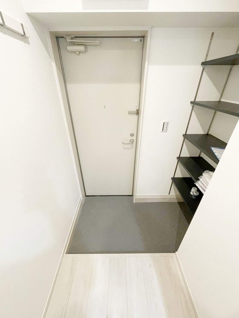 玄関　キッチン