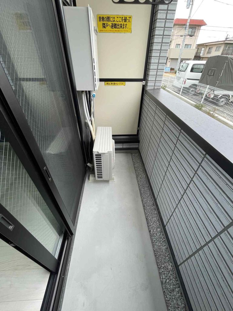 バルコニー　エントランス