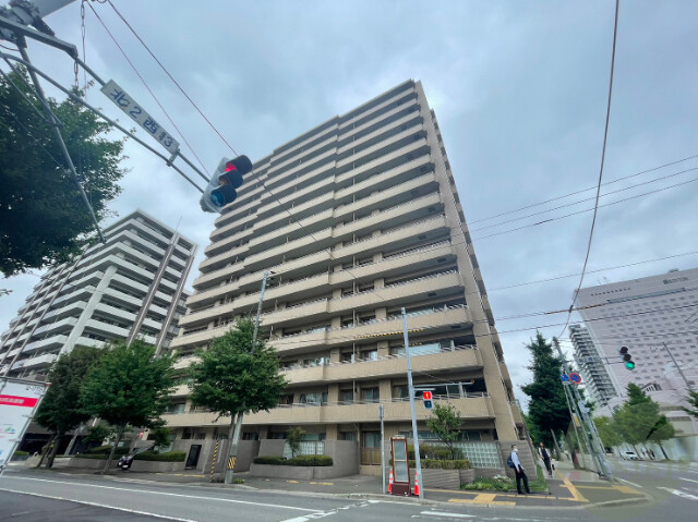 建物外観　札幌市中央区北２条西「ライフプラザ北２条」
