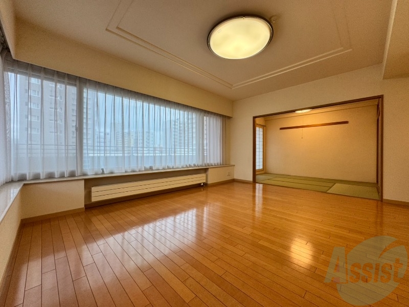 居室・リビング　広くてきれいなリビングです！快適に過ごせそうですね。