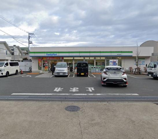 コンビニ　ファミリーマート（コンビニ）まで616m
