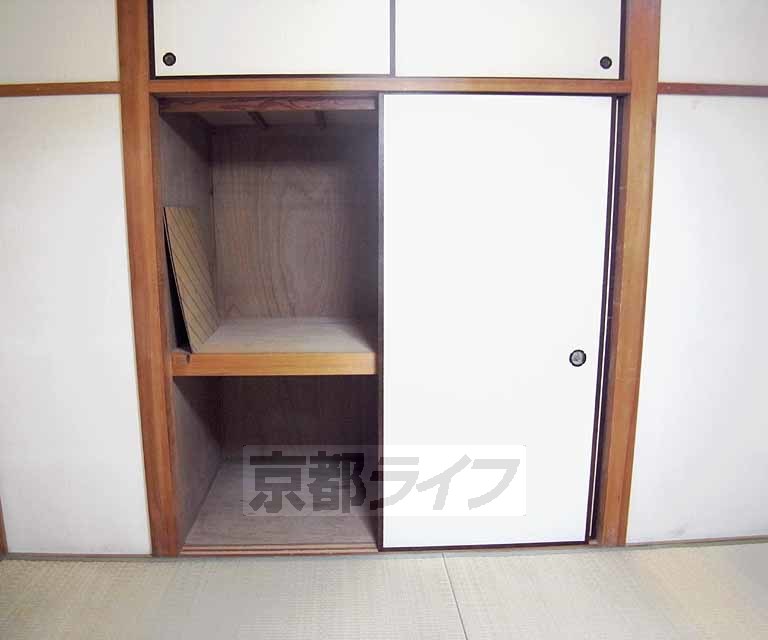 収納　三段に分かれた収納で片付けも楽チン。