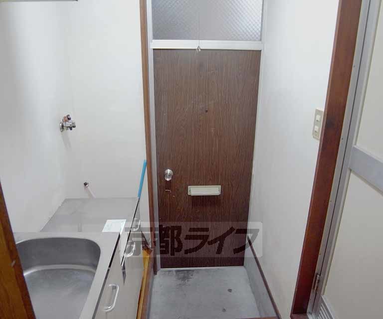 玄関　コンパクトにまとまった玄関です。