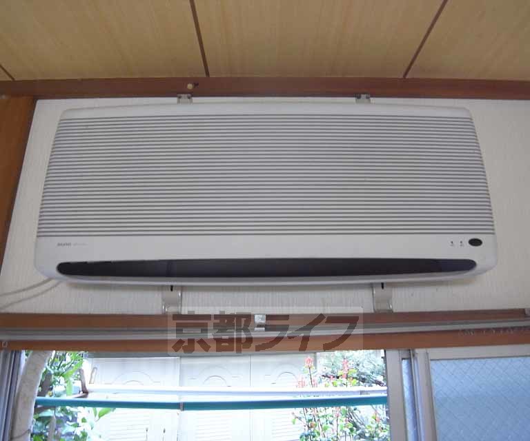 その他設備　エアコンつきで猛暑厳冬も安心。