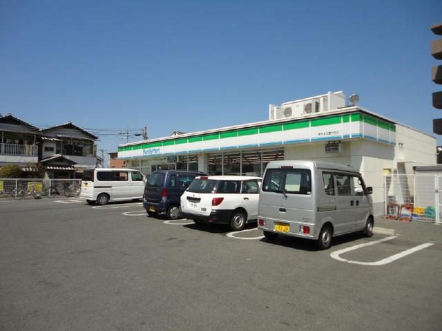 コンビニ　ファミリーマート泉大津北豊中町店（コンビニ）まで643m