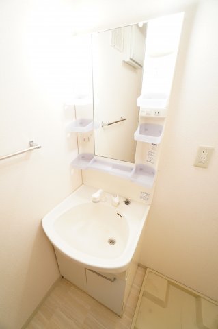 洗面設備　※同物件・同タイプの写真です。