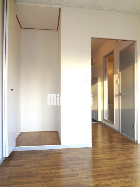 その他部屋・スペース　リビングと収納です