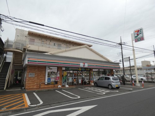 コンビニ　セブンイレブン八王子犬目店（コンビニ）まで460m