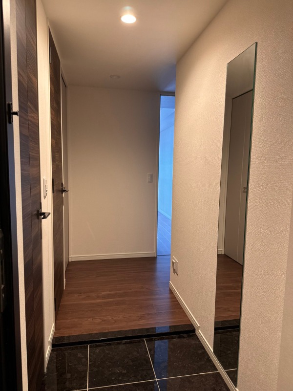 玄関　※別部屋参考写真