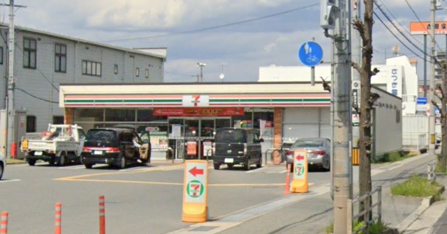 コンビニ　セブンイレブン　姫路津田構店（コンビニ）まで300m