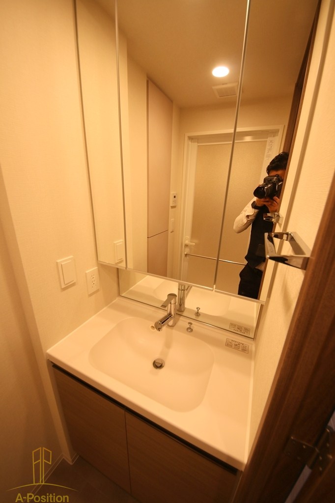 洗面設備　コンフォリア・リヴ本町WEST Q