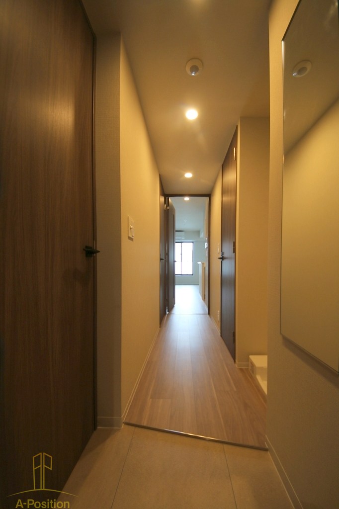 玄関　コンフォリア・リヴ本町WEST Q