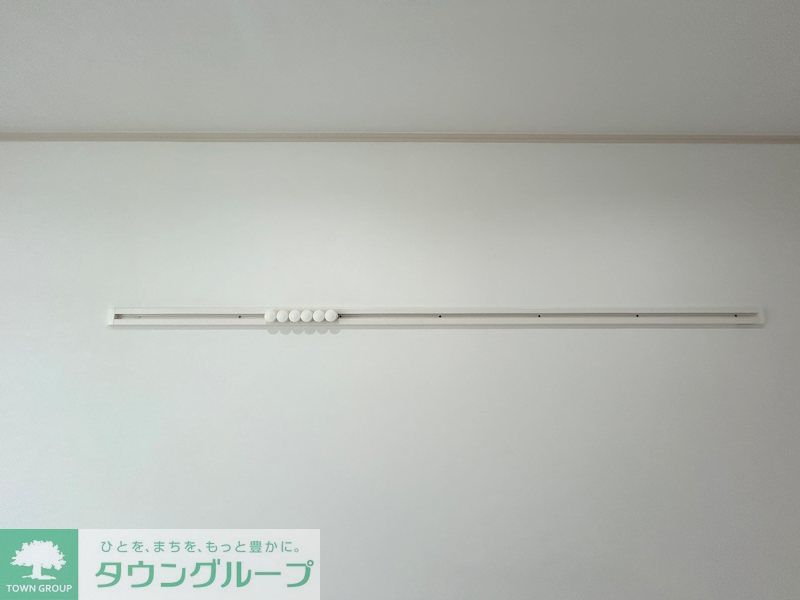 その他設備　壁掛けハンガーレール付き