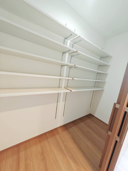 収納　パントリー