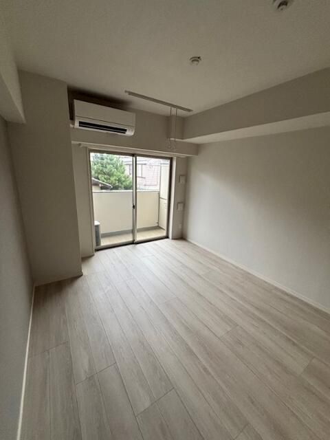 居室・リビング　明るい雰囲気で暮らしやすい！優しい質感の室内がオススメ☆