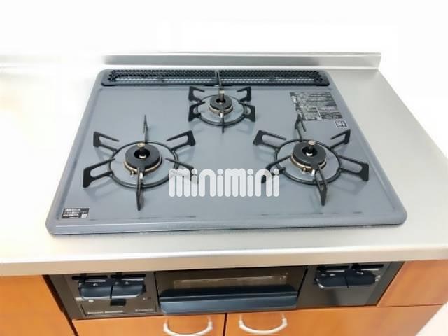 その他設備　コンロ３口です。