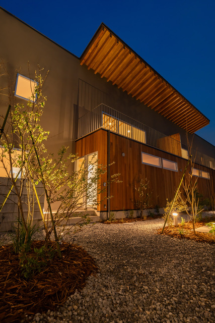 建物外観　ライトアップされたおしゃれな外観♪