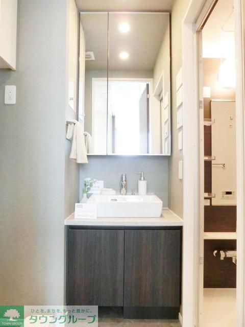洗面設備　※写真は同タイプ住戸です。