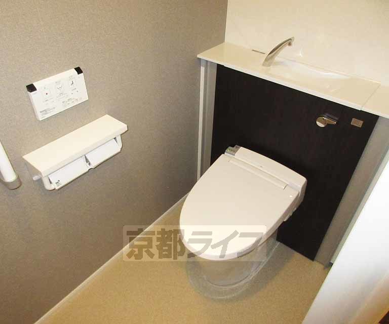 トイレ　ウォシュレット付きのトイレです・