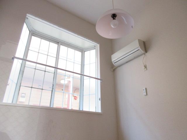 居室・リビング　大型出窓