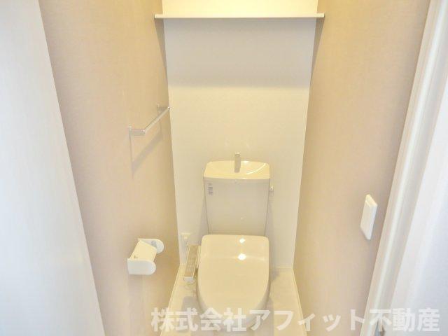 トイレ　温水洗浄暖房便座