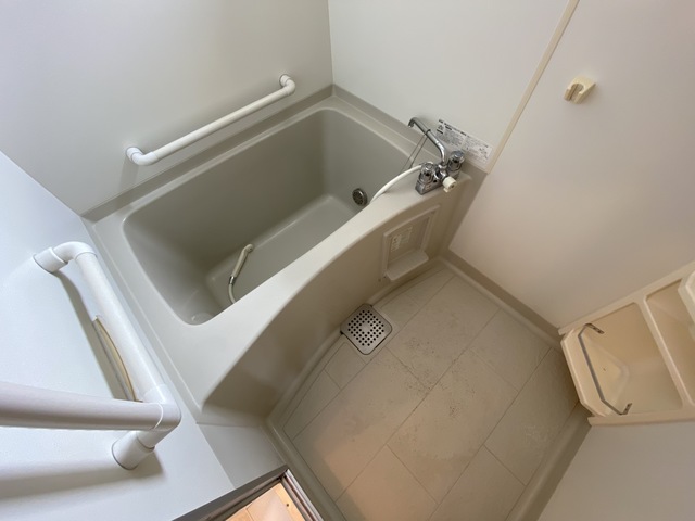 バス・シャワールーム　追い焚き機能もあります