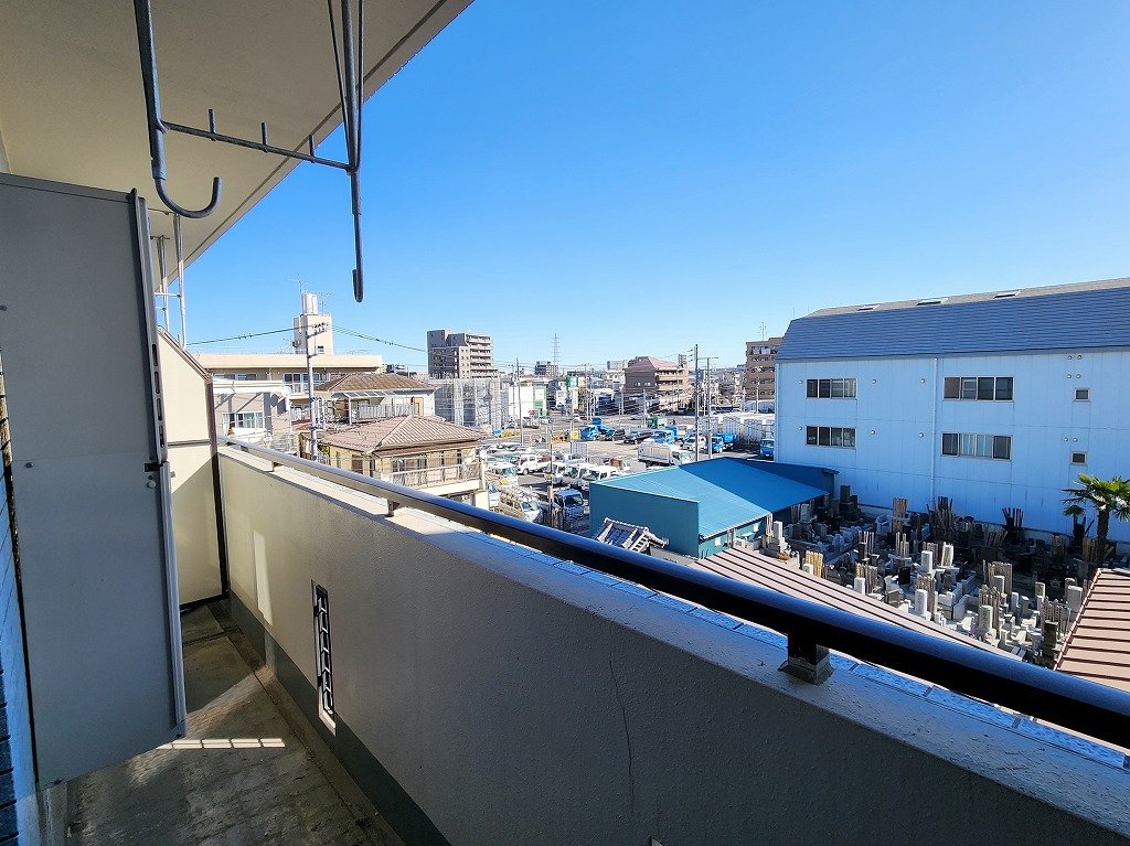 バルコニー　南東向き　スッキリ！眺望