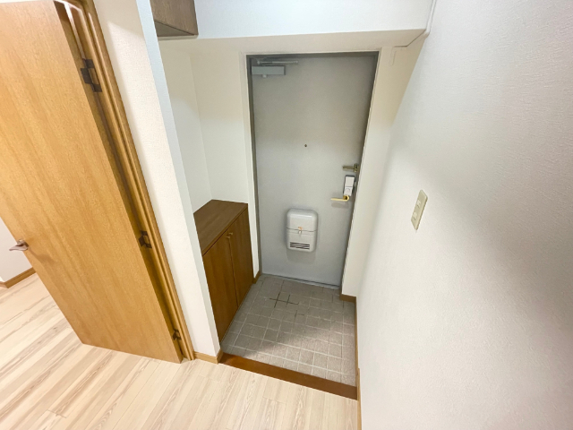 玄関　広々としたキッチンです