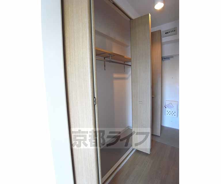 収納　驚きの風能力床から天井までと長さもあります。