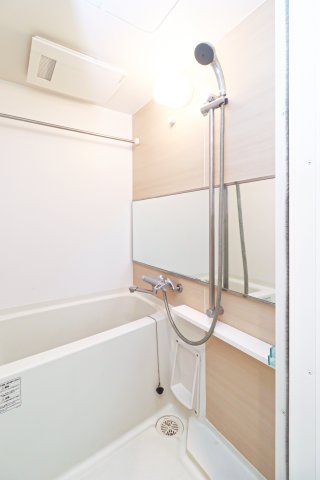 バス・シャワールーム　別号室のものです。現状優先になります。