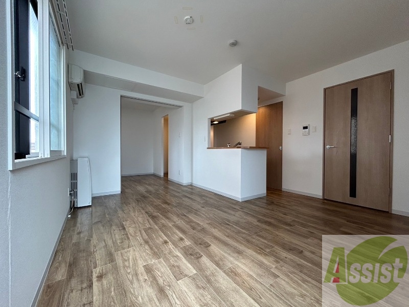 居室・リビング　広くてキレイなお部屋が広がっていて、充実した生活が送れそう。