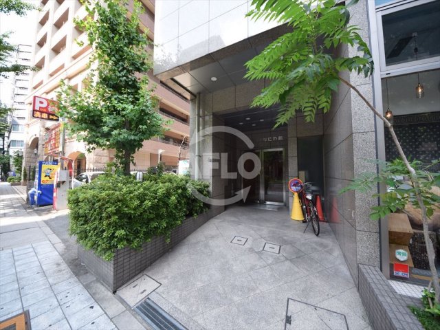 エントランス　サウスサイドなにわ筋　エントランスアプローチ