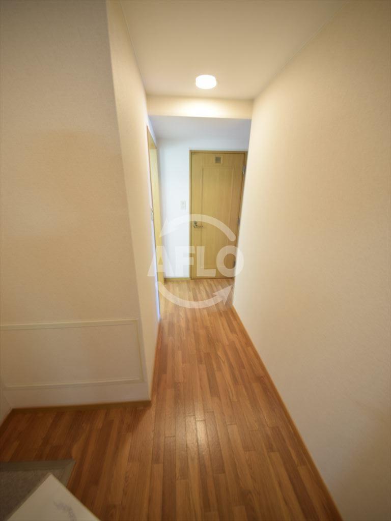 玄関　サウスサイドなにわ筋　玄関