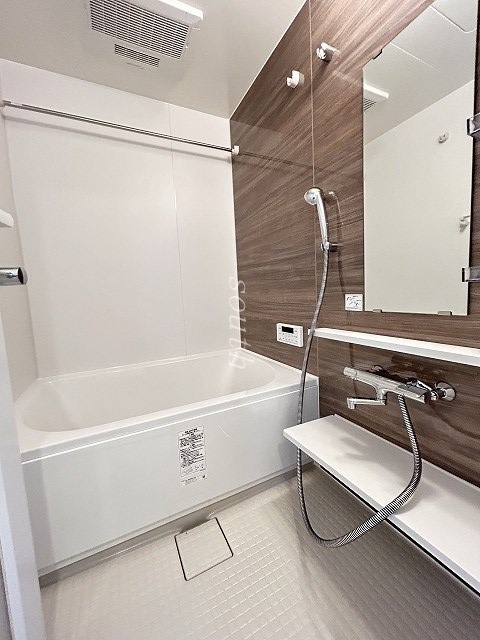 バス・シャワールーム　浴室乾燥機付きのお風呂