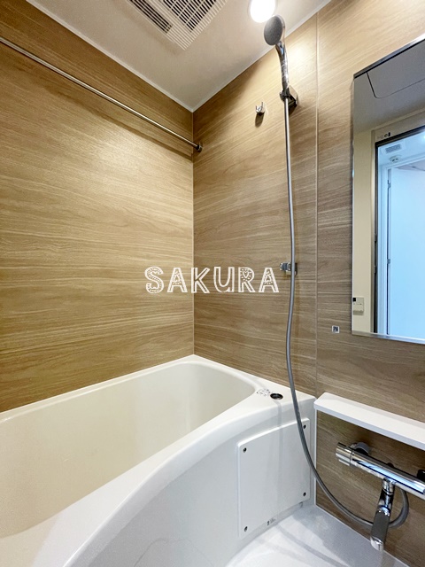 バス・シャワールーム　雨の日でも安心の浴室乾燥機付きです♪