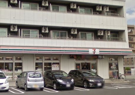 コンビニ　セブンレイブン京成大久保駅南店（コンビニ）まで100m