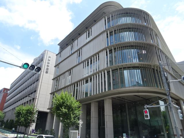 大学・短大　大妻女子大学千代田キャンパス（大学・短大）まで1m